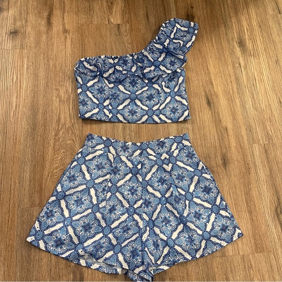 Mi Ami Matching Set Blouse Shorts Women’s S Blue White One Shoulder Cropped Boho - Picture 4 of 13